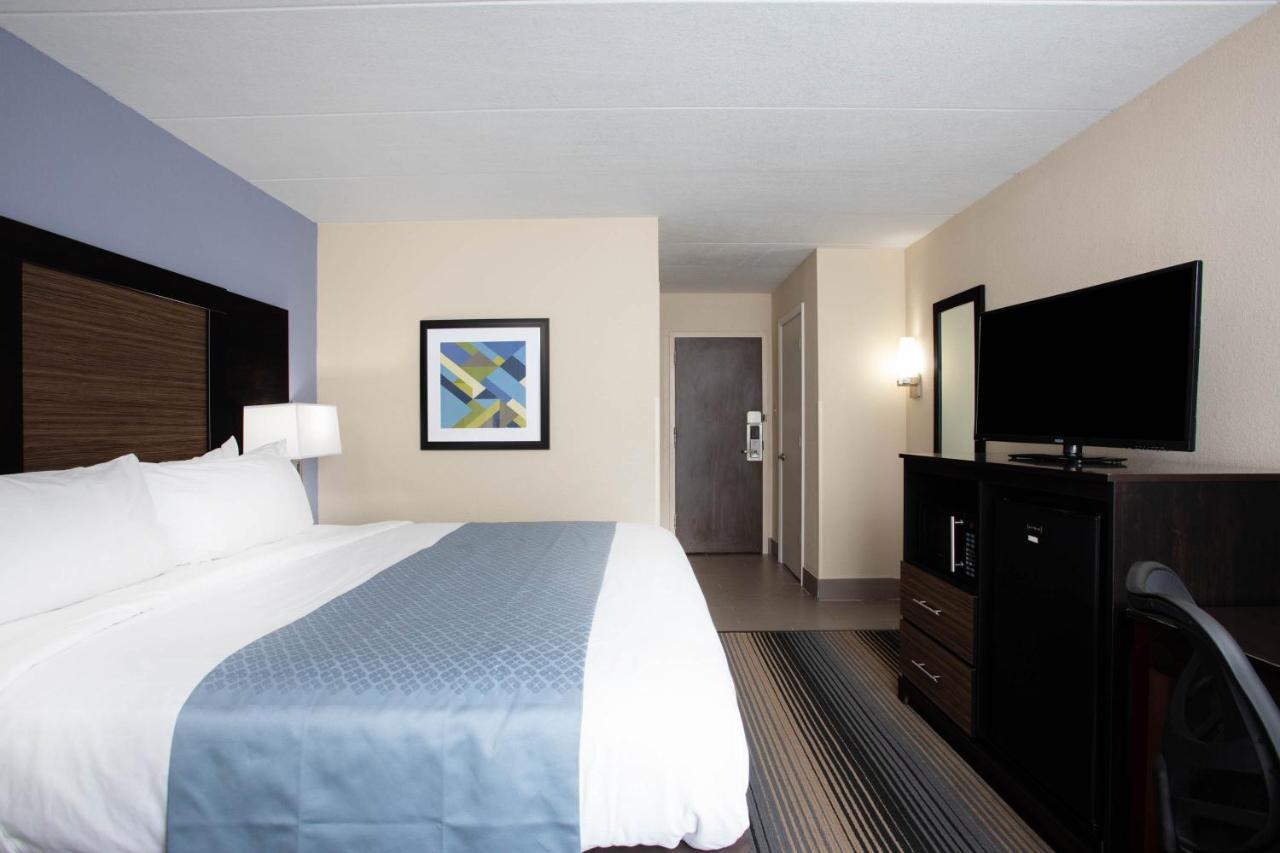 Wingate By Wyndham Bloomington Hotel Bagian luar foto