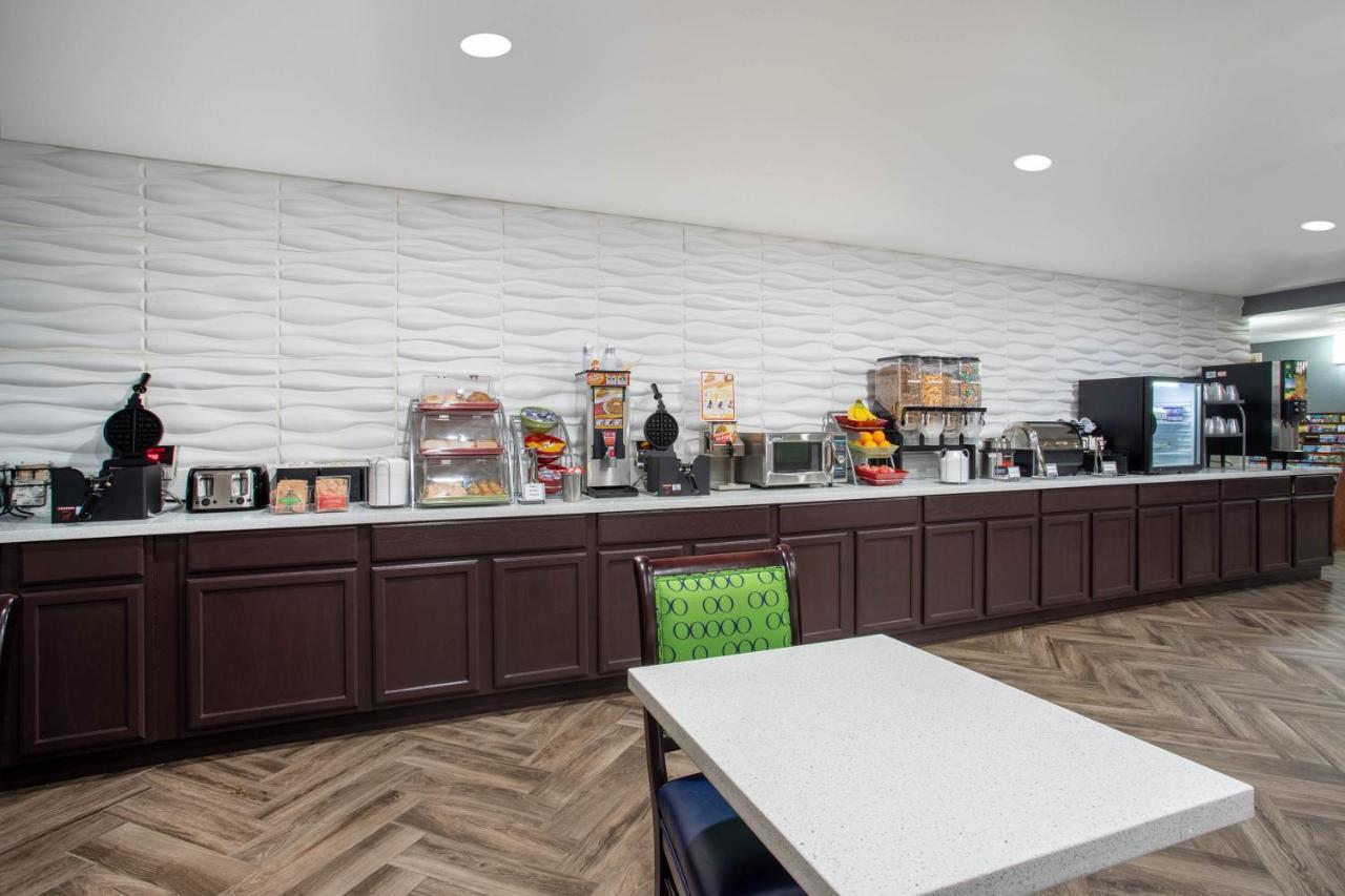 Wingate By Wyndham Bloomington Hotel Bagian luar foto