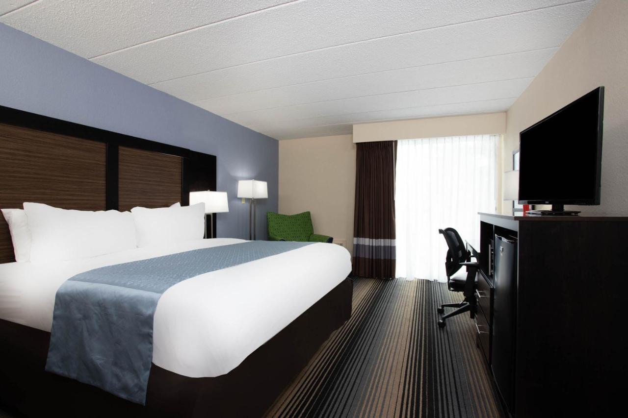 Wingate By Wyndham Bloomington Hotel Bagian luar foto