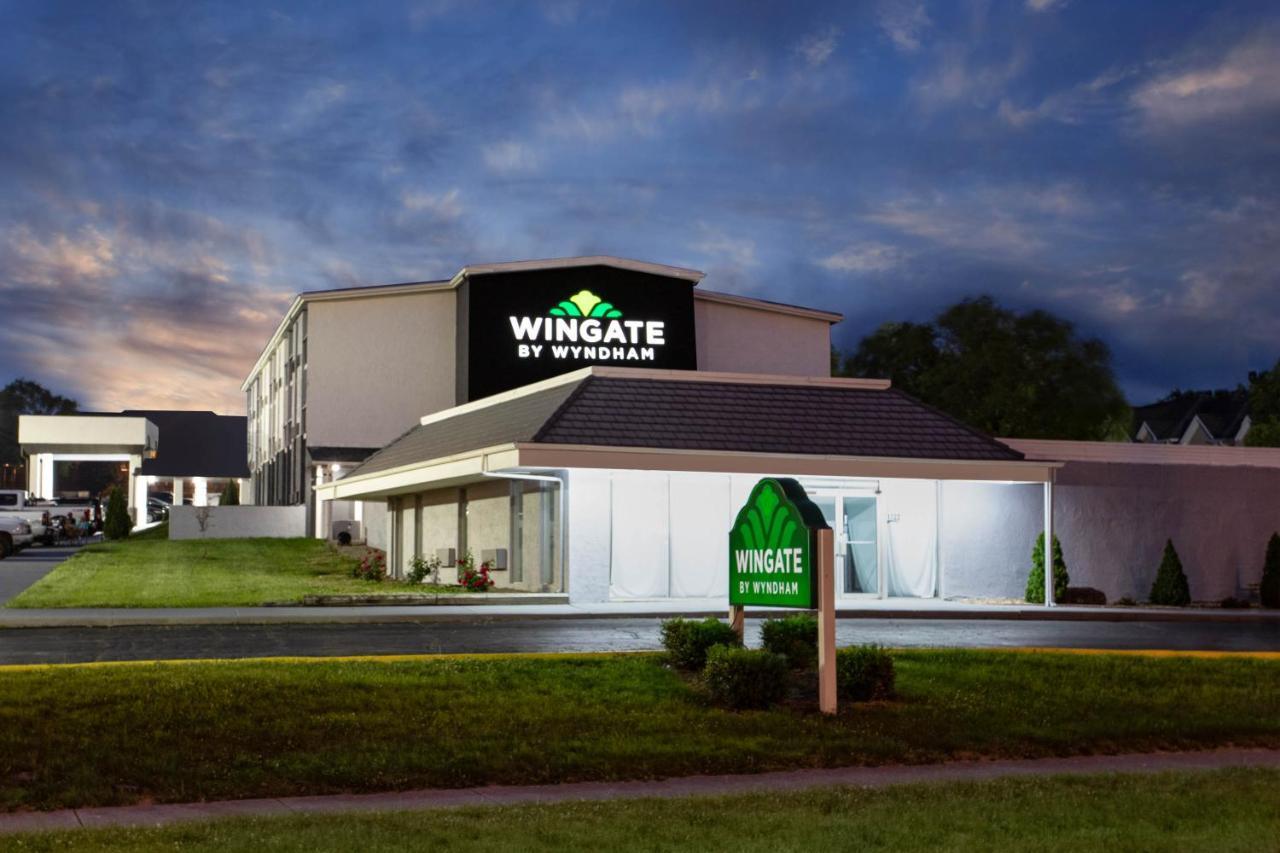 Wingate By Wyndham Bloomington Hotel Bagian luar foto