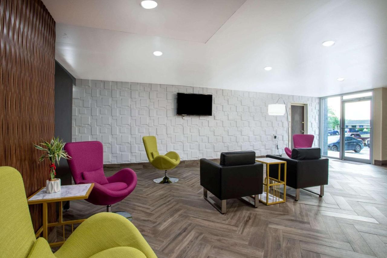 Wingate By Wyndham Bloomington Hotel Bagian luar foto